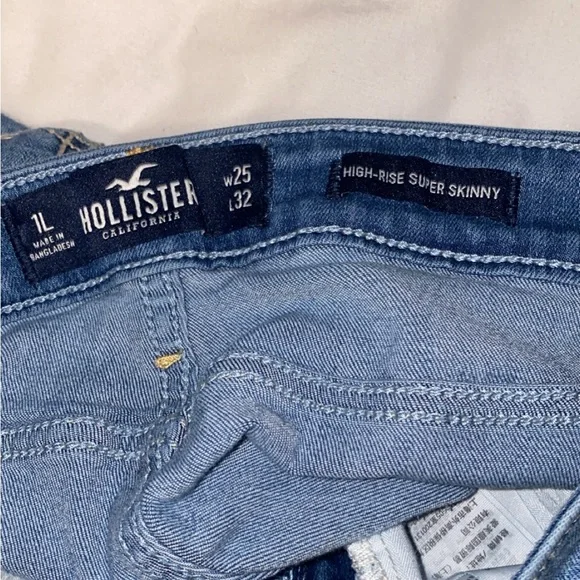 Hollister Women's Light Blue Skinny Jeans - Picture 6 of 6